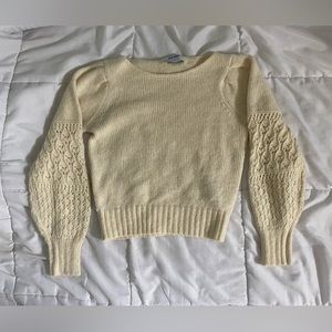 Women’s XS Cream colored Old Navy Scoop Neck Knitted Sweater